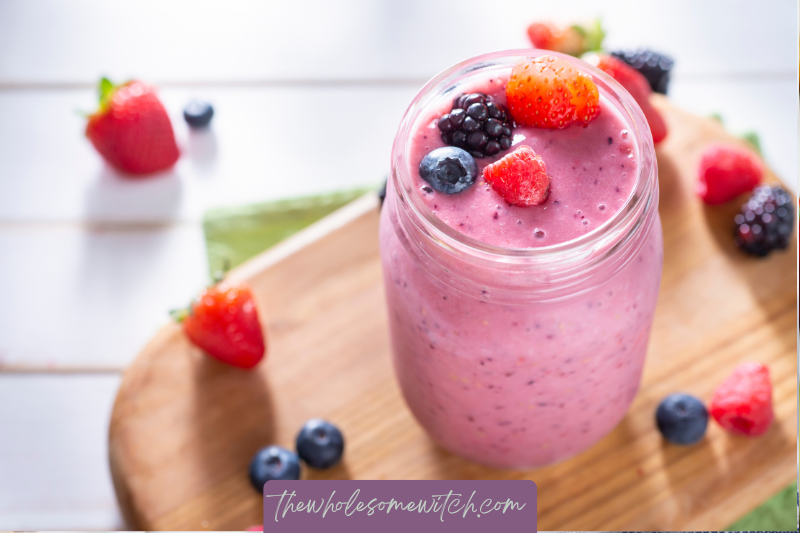 kitchen witch, vegan witch, vegan smoothie, banana berry smoothie, holistic nutrition, cottage witch